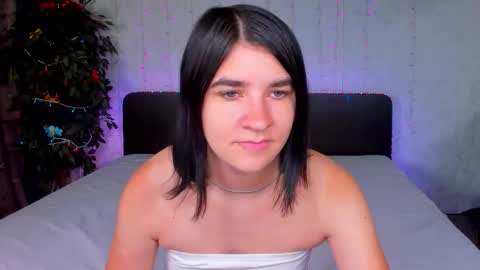 Snapshot of polly_love_ chatting on September 15, 6:11 am Polly online show from September 15, 6:11 am