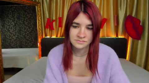 Snapshot of polly_love_ chatting on February 12, 7:34 am Polly online show from February 12, 7:34 am