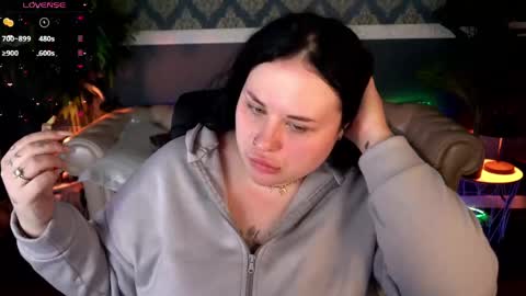 Polly online show from April 12, 6:43 pm