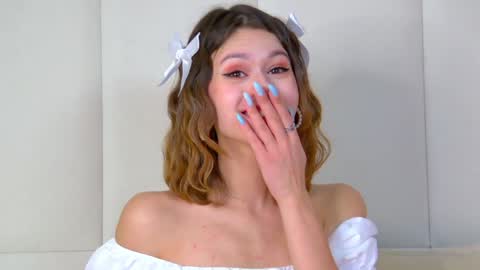 Polly online show from February 3, 7:00 pm