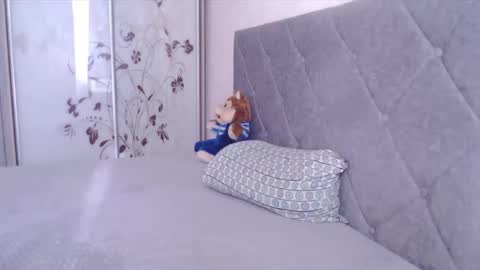 popkornmolli online show from February 5, 9:45 am