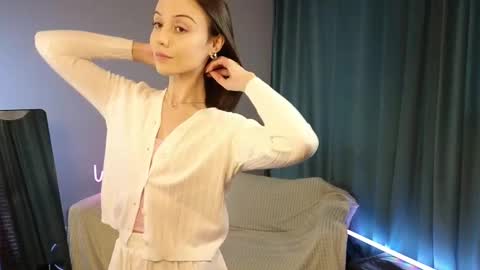 Rihanna online show from February 25, 12:16 pm