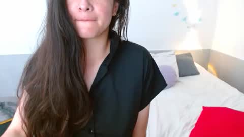 porcelainlux online show from December 1, 3:21 am