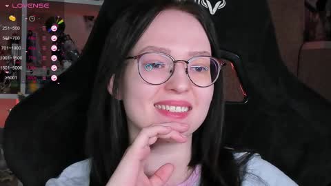 Robyn online show from March 28, 12:04 pm