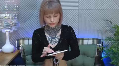 Lola online show from March 3, 5:02 am