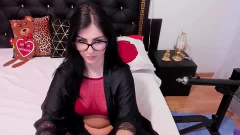 Ailyn online show from February 18, 5:42 am