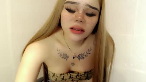 Snapshot of preciousangel69xxx chatting on October 5, 5:56 am MAXXINE online show from October 5, 5:56 am