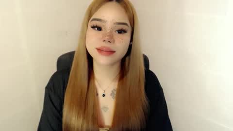 Snapshot of preciousangel69xxx chatting on October 4, 5:46 am MAXXINE online show from October 4, 5:46 am