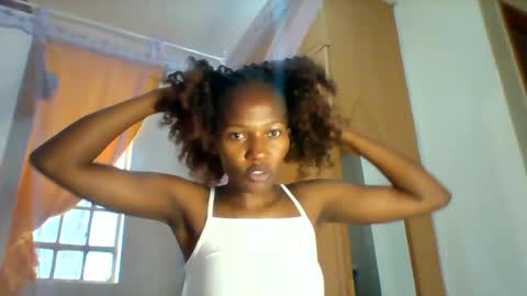 prettie_petitee online show from July 20, 10:07 am