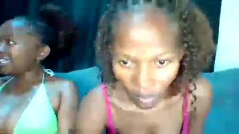 prettie_petitee online show from July 16, 2:54 pm