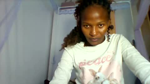 prettie_petitee online show from July 20, 4:09 pm