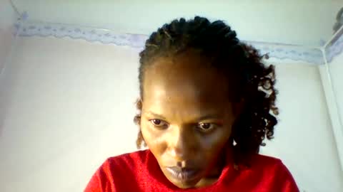 prettie_petitee online show from August 2, 6:44 pm