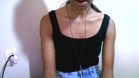 prettiethalia online show from February 6, 9:12 am