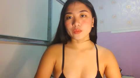 pretty_am online show from June 1, 1:18 am