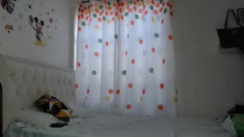Snapshot of pretty_annah chatting on October 6, 9:15 am Annah online show from October 6, 9:15 am