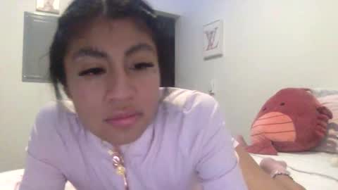 pretty_girl828687 online show from February 23, 3:22 pm