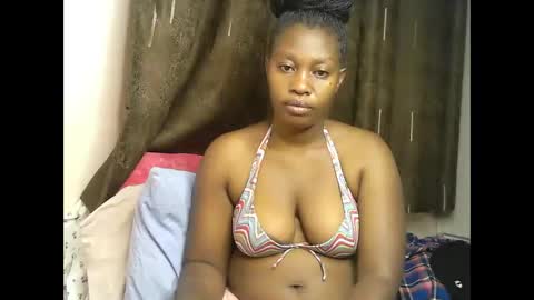 pretty_kylah online show from May 3, 9:40 pm