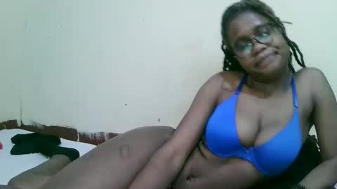 pretty_mellan online show from February 23, 11:21 pm