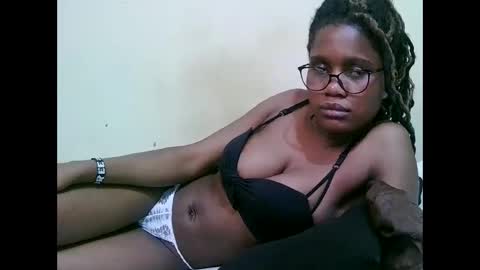 pretty_mellan online show from March 10, 2:28 am