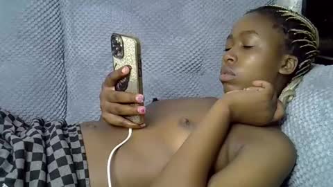 pretty_petite24 online show from September 18, 7:01 pm