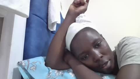 pretty_petite_ebony online show from October 21, 4:44 pm