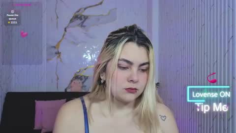 pretty_tay online show from May 29, 11:41 am