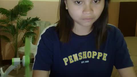 pretty_yanaah16 online show from March 17, 8:29 am