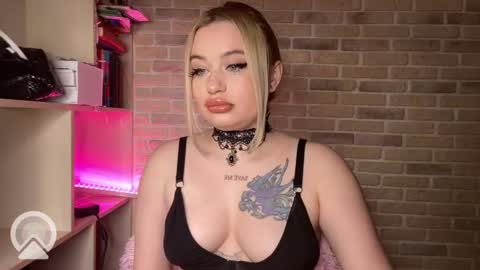Snapshot of prettyaliceee chatting on January 24, 6:24 am Alice online show from January 24, 6:24 am