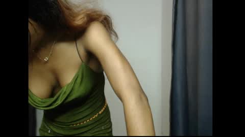 helen online show from April 8, 6:43 pm