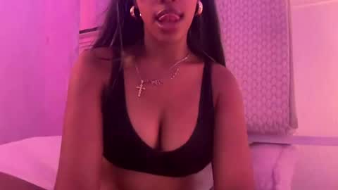 prettyblackgal online show from August 1, 7:10 am