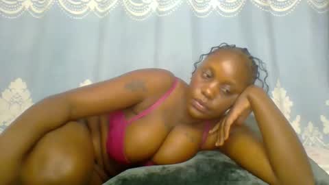 SHANIA online show from January 10, 8:02 pm