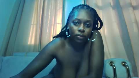 prettydulce online show from November 29, 2:43 pm