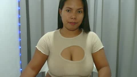 prettygirl_ynna online show from November 4, 10:42 am