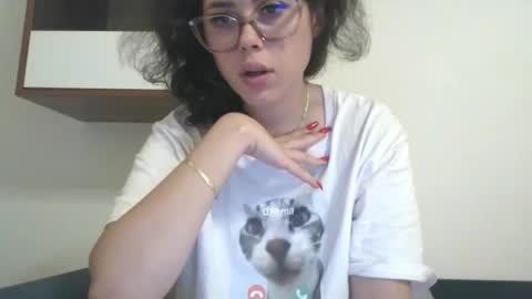 prettyjulliette online show from November 9, 9:55 pm