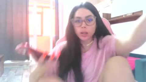 prettyjulliette online show from June 17, 2:29 pm
