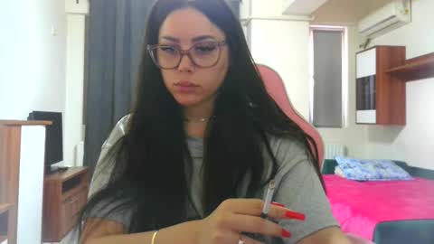 prettyjulliette online show from June 27, 3:51 pm