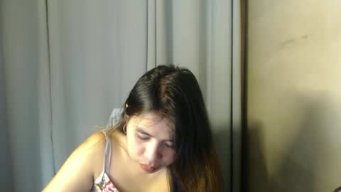 Snapshot of prettylicious_girl chatting on October 22, 2:05 am precious online show from October 22, 2:05 am