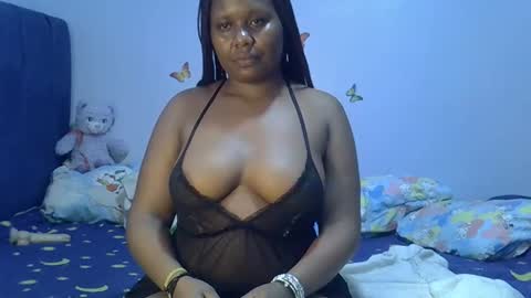 prettymel1 online show from April 5, 12:31 am