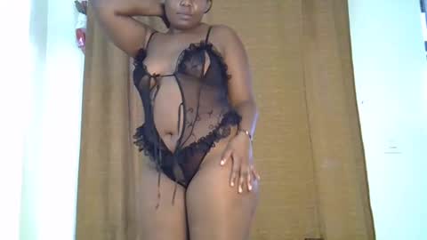 Snapshot of prettymel_ chatting on March 5, 10:44 am prettymel_ online show from March 5, 10:44 am