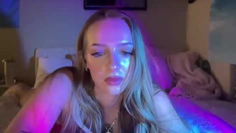 prettymeowgirly online show from April 21, 2:51 am