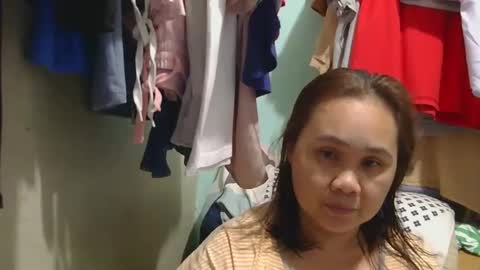 Snapshot of prettynhing chatting on March 2, 12:36 pm Nhing online show from March 2, 12:36 pm