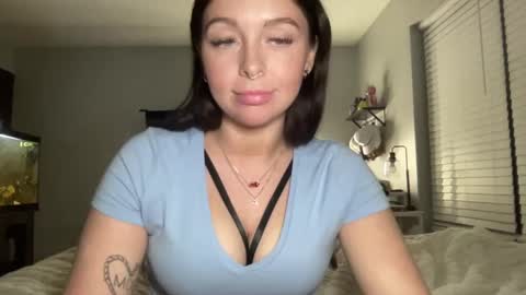 prettypawgxo online show from February 21, 2:28 am