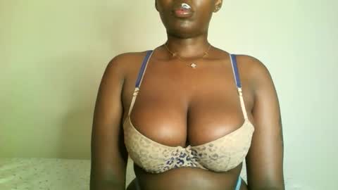 prettyvishy online show from November 28, 7:55 am