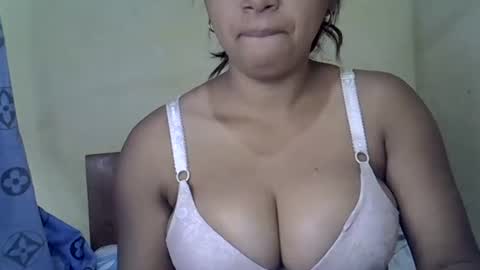 prettyy01 online show from July 28, 8:01 am