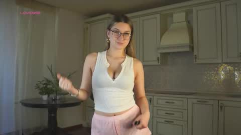 Snapshot of primrosegartrell chatting on October 13, 4:04 am Liza online show from October 13, 4:04 am