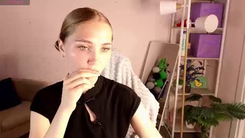 Lily online show from July 25, 1:23 am