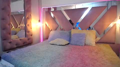 princessa_charlotte online show from July 29, 7:25 pm