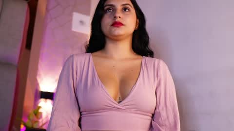 Lu online show from April 8, 8:11 pm