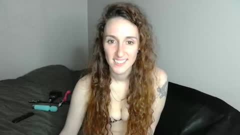 Naomi  online show from April 5, 5:28 am