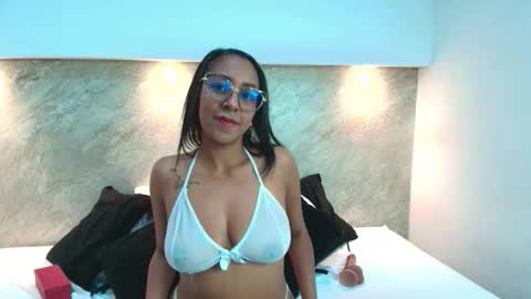 Priscila  online show from November 14, 8:53 pm